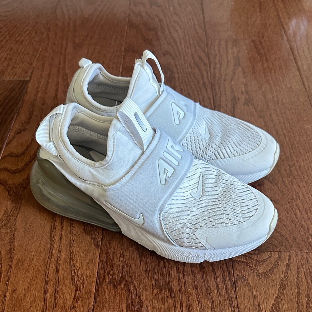 White Nike Air 270 Kids Sneakers